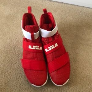 LeBron’s Soldier xI size 14
